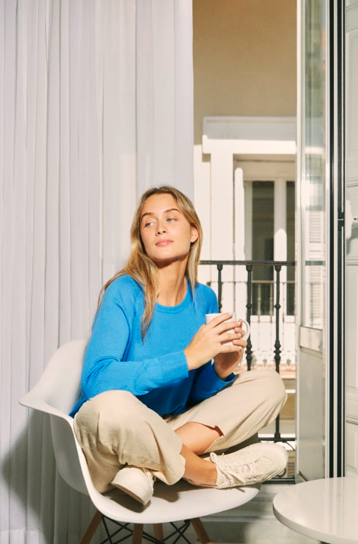 Café en el balcón de la habitación
